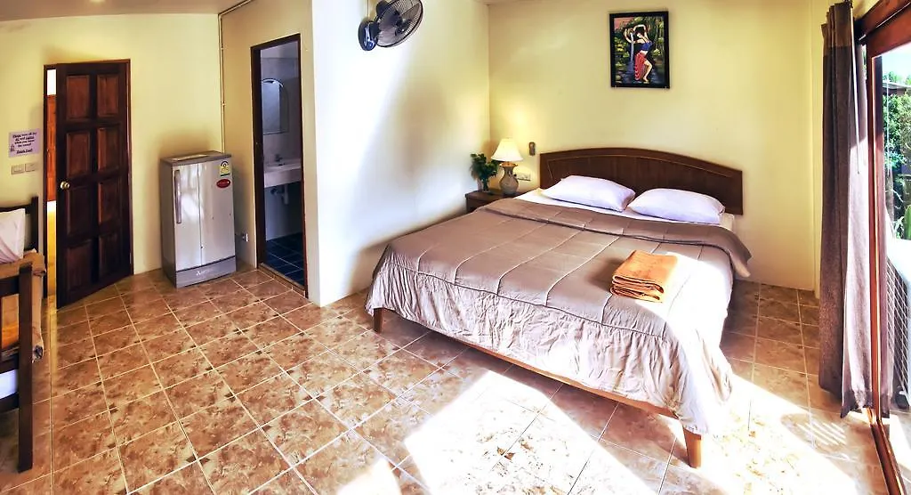 Hugs Guesthouse Ko Lanta Thaiföld
