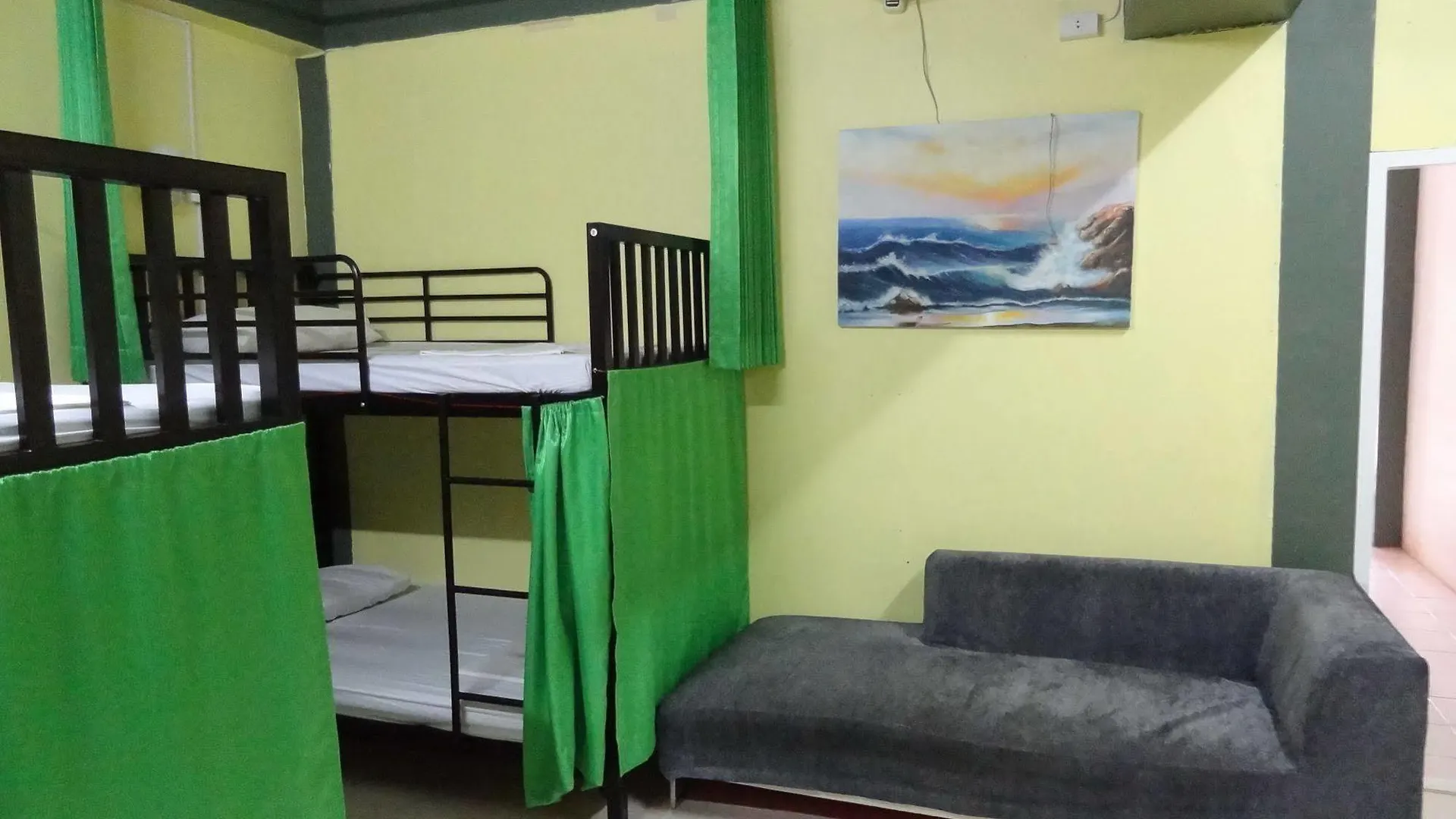 Hostel Hugs Guesthouse Ko Lanta