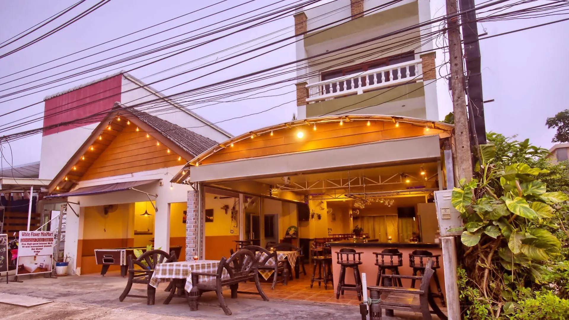 Hugs Guesthouse & Hostel Koh Lanta Thailand