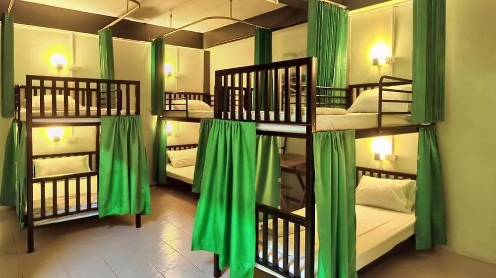 Hugs Guesthouse & Hostel Koh Lanta Thailand